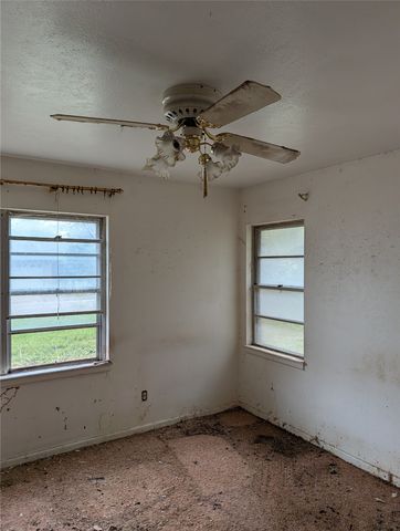 5008 Rector Avenue, Fort Worth, TX 76133