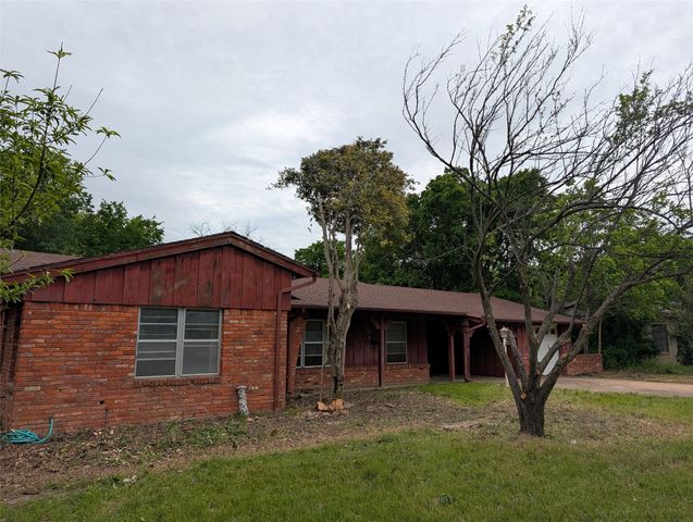 5008 Rector Avenue, Fort Worth, TX 76133