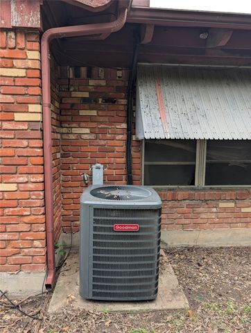 5008 Rector Avenue, Fort Worth, TX 76133