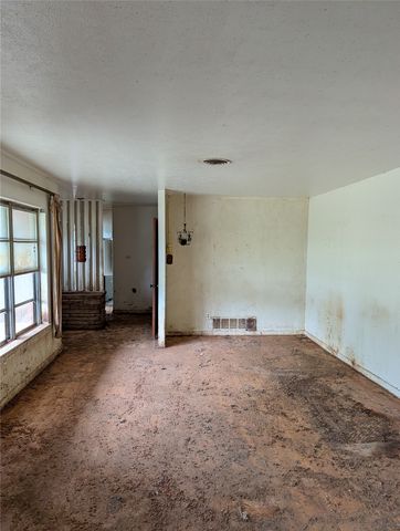 5008 Rector Avenue, Fort Worth, TX 76133