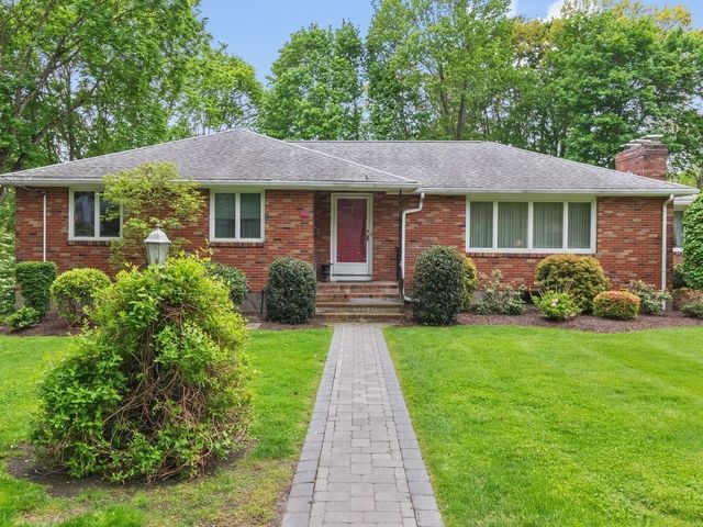 38 Greenwood Lane, Waltham, MA 02451