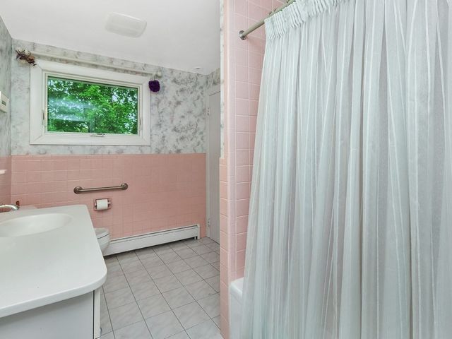 38 Greenwood Lane, Waltham, MA 02451