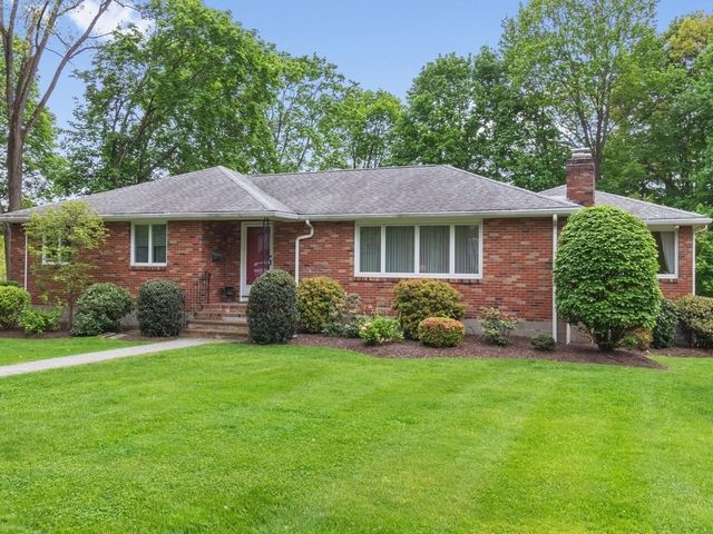 38 Greenwood Lane, Waltham, MA 02451