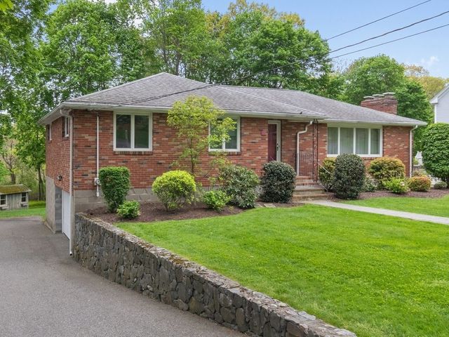 38 Greenwood Lane, Waltham, MA 02451