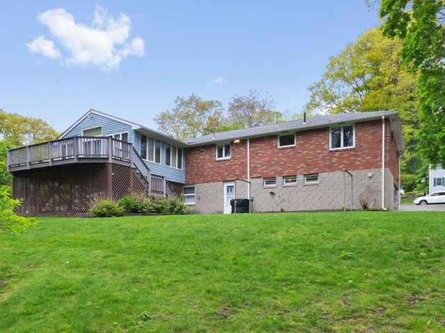 38 Greenwood Lane, Waltham, MA 02451