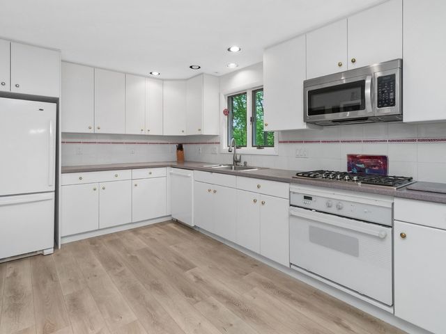 38 Greenwood Lane, Waltham, MA 02451