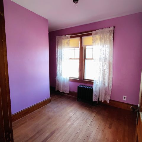 25 Laurel Street, Berlin, NH 03570