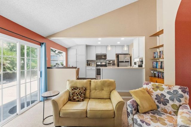 10565 Strathmore Dr, Santee, CA 92071