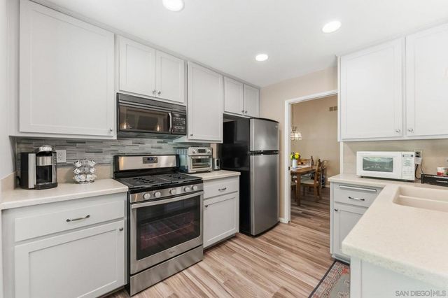 10565 Strathmore Dr, Santee, CA 92071