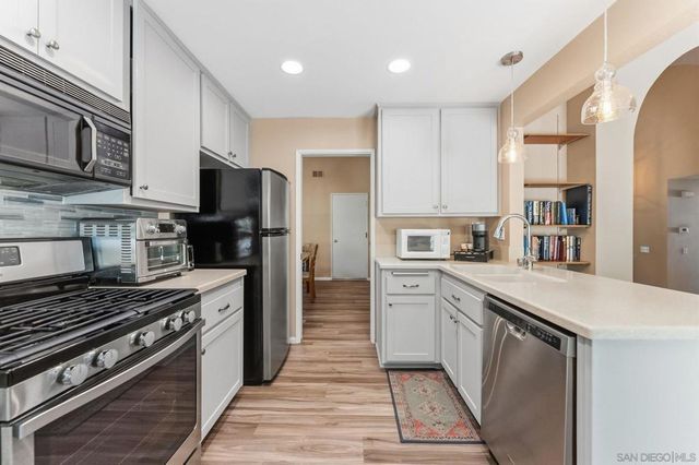 10565 Strathmore Dr, Santee, CA 92071