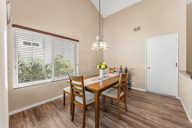10565 Strathmore Dr, Santee, CA 92071