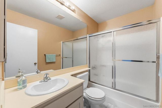 10565 Strathmore Dr, Santee, CA 92071