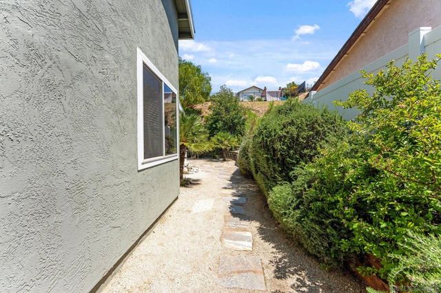 10565 Strathmore Dr, Santee, CA 92071