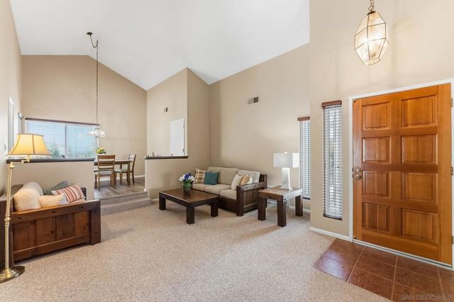 10565 Strathmore Dr, Santee, CA 92071