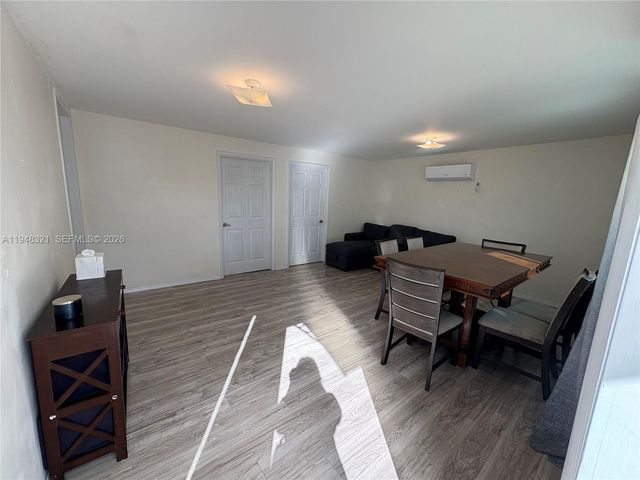 370 NW 188th St, Miami Gardens, FL 33169