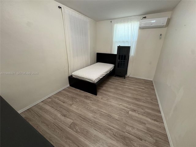 370 NW 188th St, Miami Gardens, FL 33169