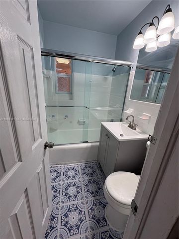 370 NW 188th St, Miami Gardens, FL 33169