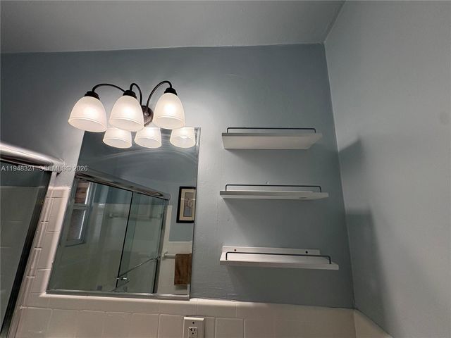 370 NW 188th St, Miami Gardens, FL 33169