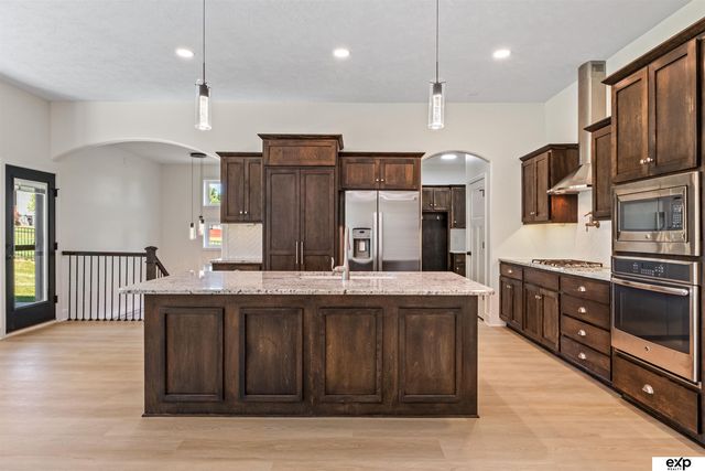 7816 N 160th Circle, Bennington, NE 68007