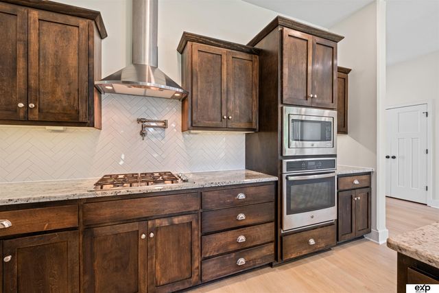 7816 N 160th Circle, Bennington, NE 68007