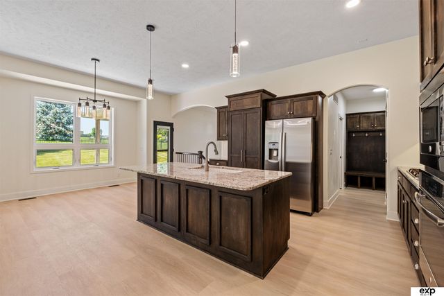 7816 N 160th Circle, Bennington, NE 68007