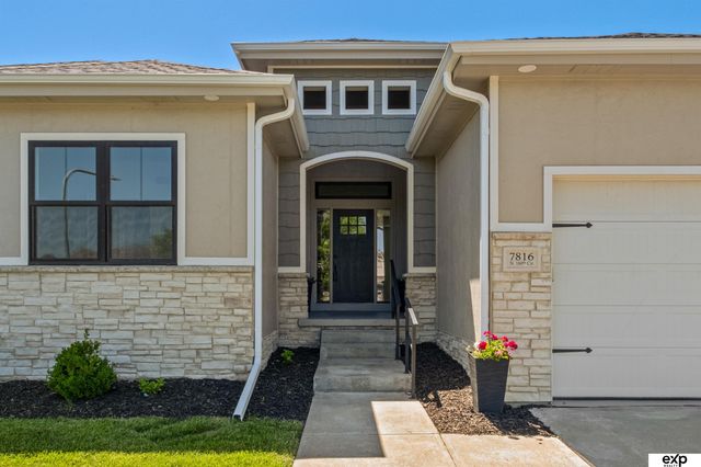 7816 N 160th Circle, Bennington, NE 68007