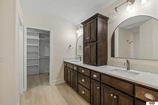 7816 N 160th Circle, Bennington, NE 68007