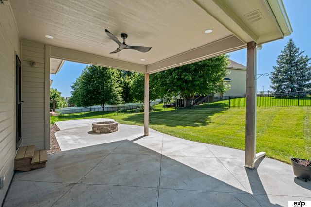 7816 N 160th Circle, Bennington, NE 68007