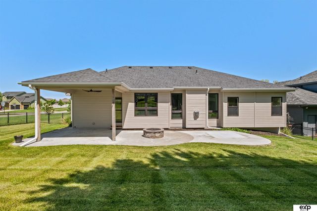 7816 N 160th Circle, Bennington, NE 68007