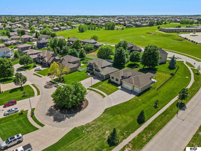 7816 N 160th Circle, Bennington, NE 68007