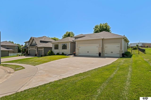 7816 N 160th Circle, Bennington, NE 68007