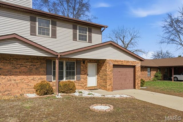 739 Oxen Drive, Belleville, IL 62221