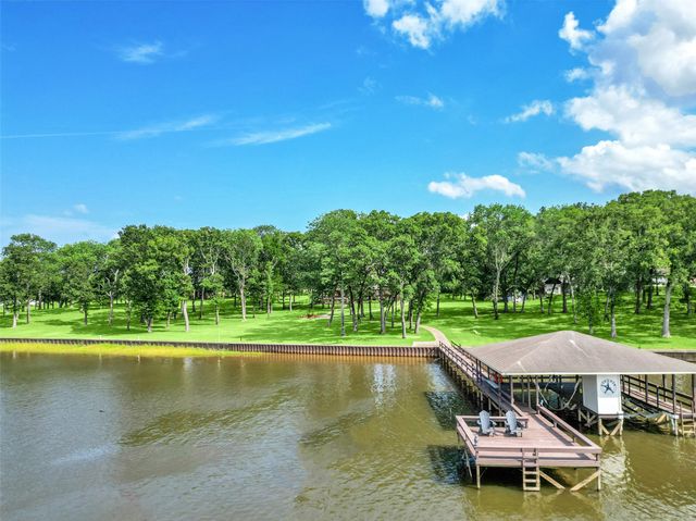 525 RS County Road 3346, Emory, TX 75440