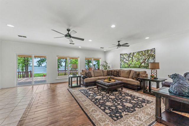 525 RS County Road 3346, Emory, TX 75440