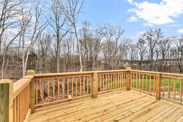 664 Chesterfield Cir, Clarksville, TN 37043