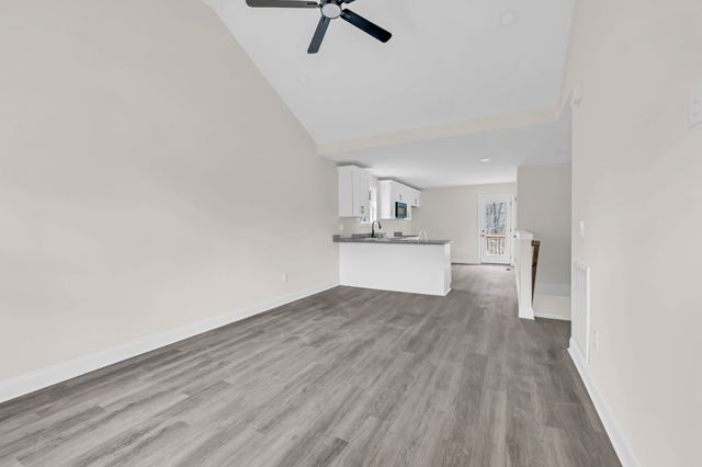 664 Chesterfield Cir, Clarksville, TN 37043