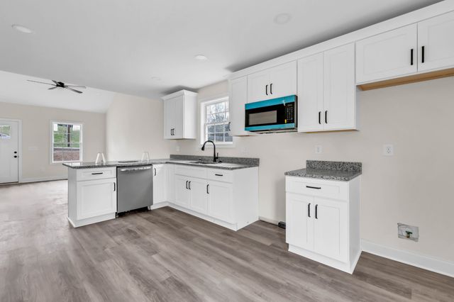 664 Chesterfield Cir, Clarksville, TN 37043