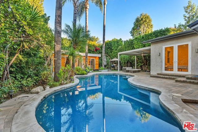 4136 Greenbush Avenue, Sherman Oaks, CA 91423