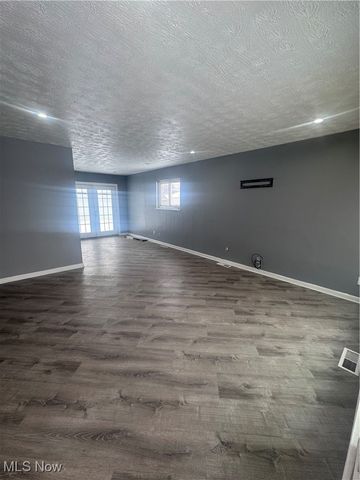 379 Laurel Drive, Berea, OH 44017