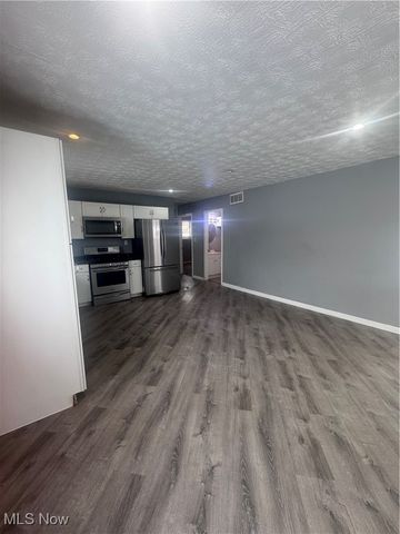 379 Laurel Drive, Berea, OH 44017