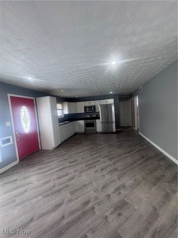 379 Laurel Drive, Berea, OH 44017