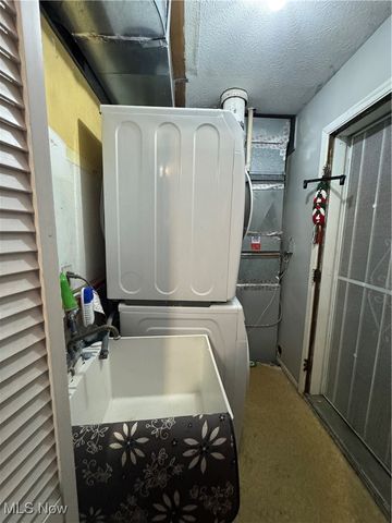 379 Laurel Drive, Berea, OH 44017