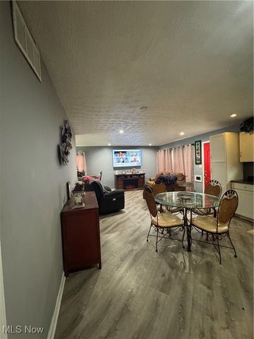 379 Laurel Drive, Berea, OH 44017