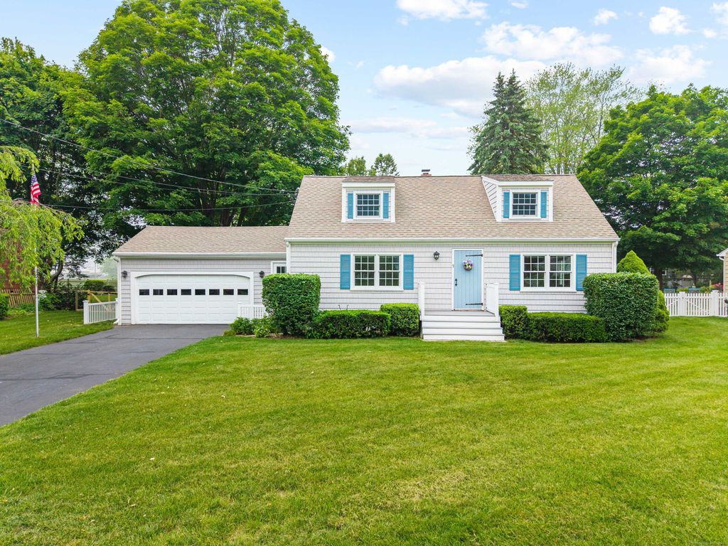 7 Buell Court, Clinton, CT 06413
