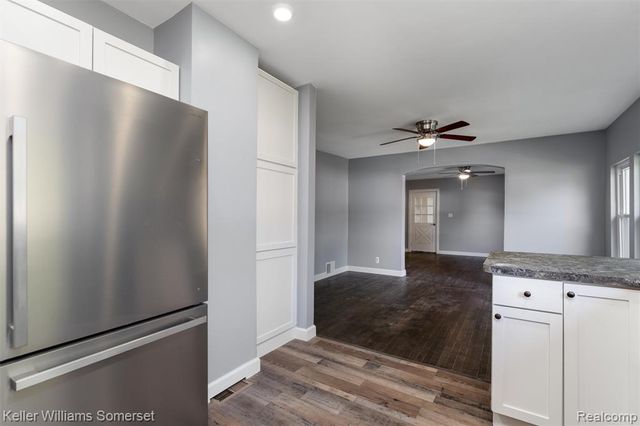 18335 E 11 Mile Road, Roseville, MI 48066