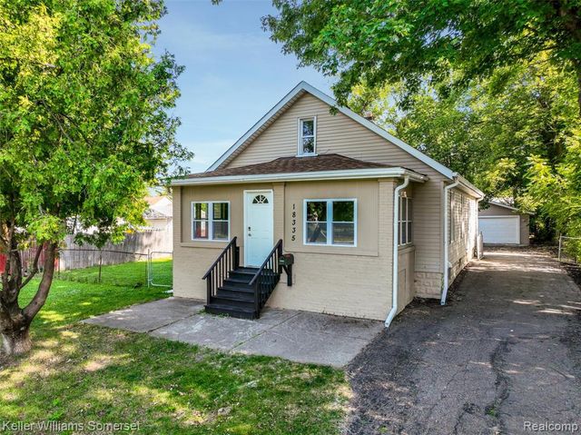 18335 E 11 Mile Road, Roseville, MI 48066