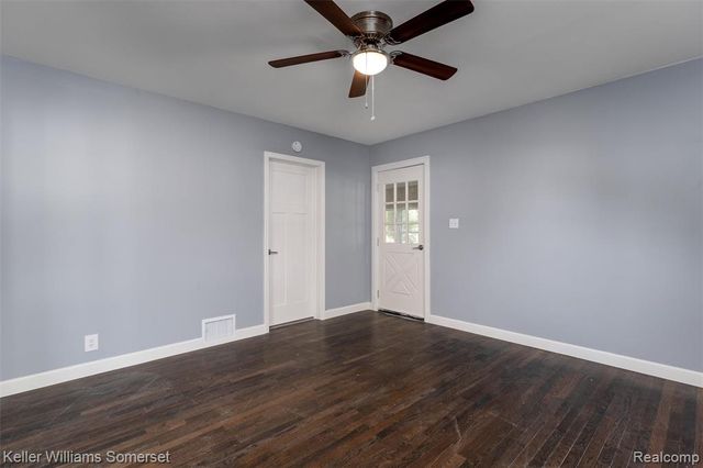 18335 E 11 Mile Road, Roseville, MI 48066