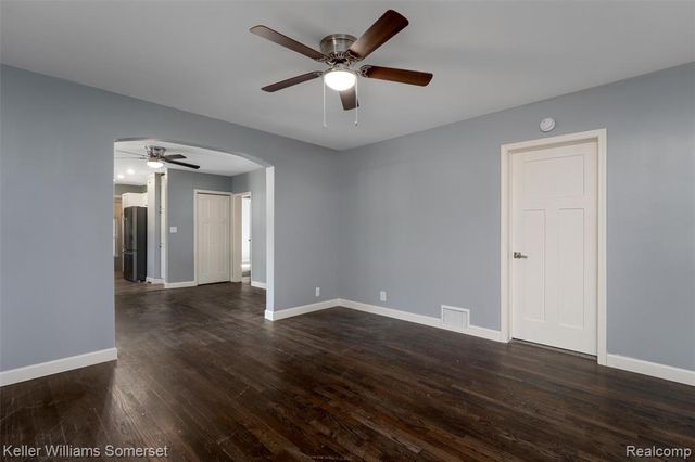 18335 E 11 Mile Road, Roseville, MI 48066