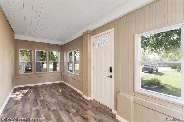 18335 E 11 Mile Road, Roseville, MI 48066