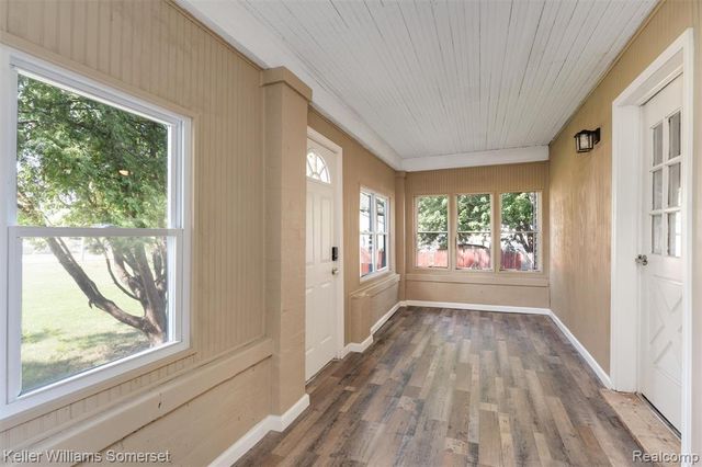 18335 E 11 Mile Road, Roseville, MI 48066